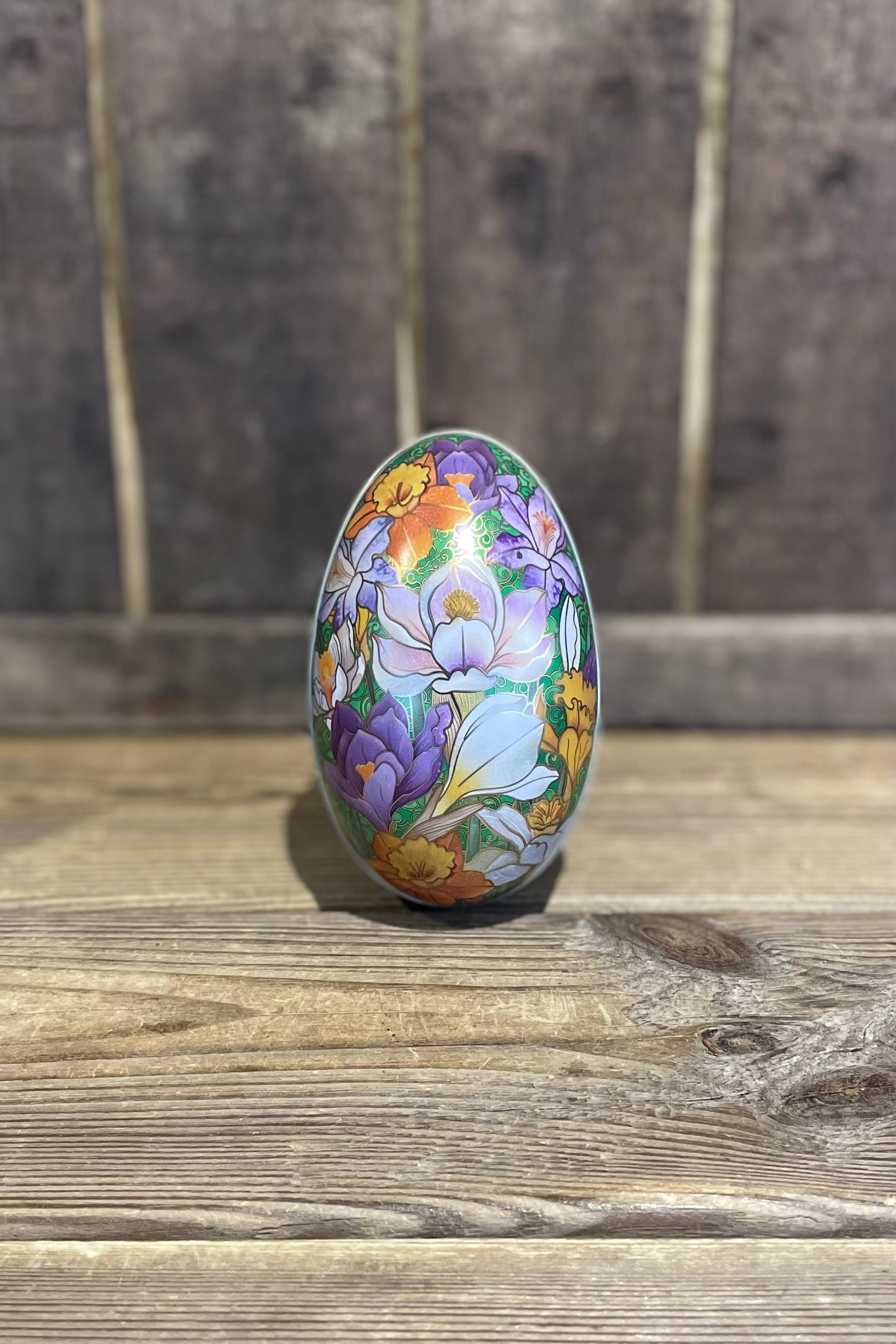 Blommigt påskägg i plåt grön